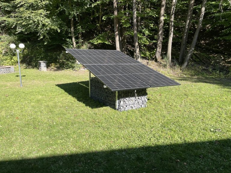 Cestino Solare Singolare: Praktische Solaranlage für Gärten