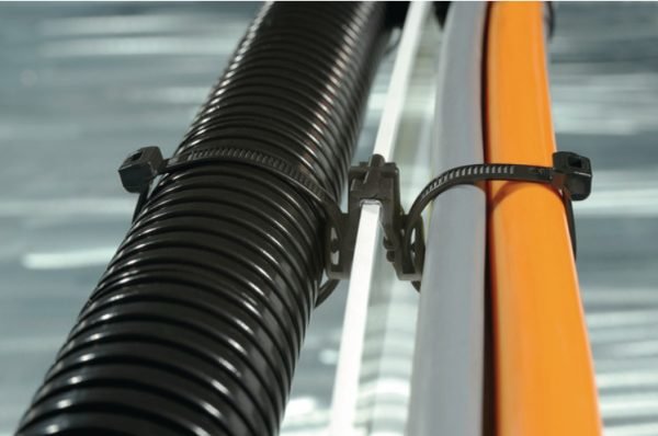 Anwendungsbeispiel PV Kabelbinder UV beständig mit Clip