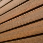 Nahaufnahme: WPC-Lamellen: Natürliche Optik und pflegeleichte Eigenschaften in vier Designs.